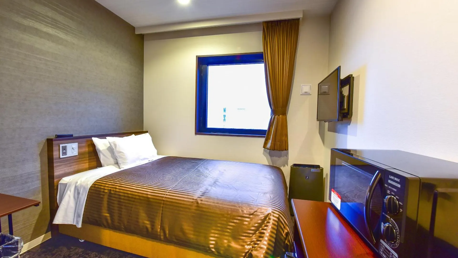 Hotel Livemax Fukuoka Tenjin West 3*, Fukuoka (Fukuoka)